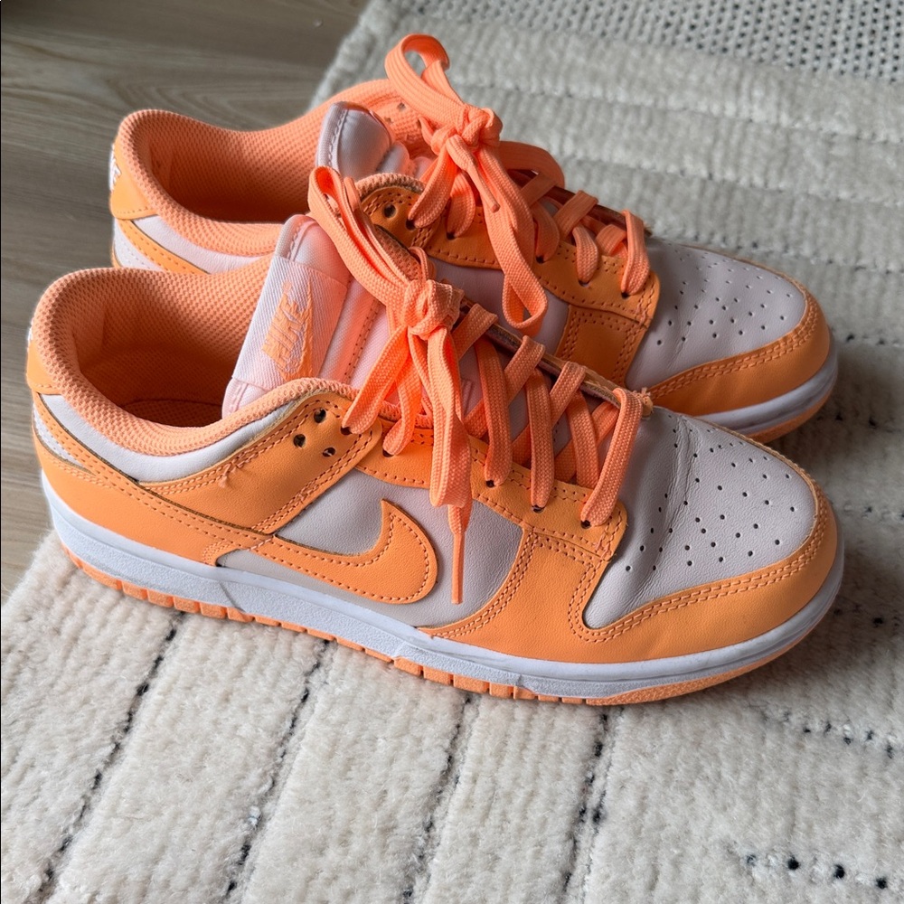 Nike Low-Top Dunks Neon Sherbet